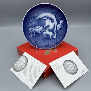 2003 Bing and Grondahl Mother’s Day Plate Sow with Piglets Finn Clausen Pigs Ltd